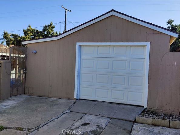 2125 Rousselle Street, Santa Ana CA 92707