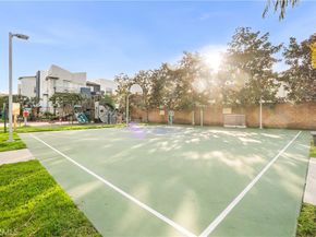 5410 149th Pl 11, Hawthorne CA 90250