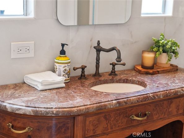 3325 S Pacific Avenue, San Pedro CA 90731