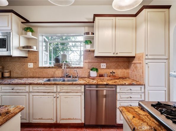 3325 S Pacific Avenue, San Pedro CA 90731
