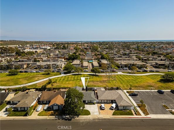 9802 Effingham  Drive, Huntington Beach CA 92646