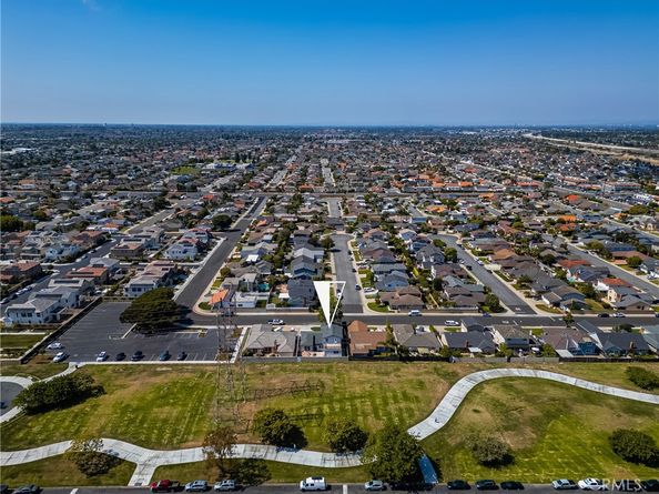 9802 Effingham  Drive, Huntington Beach CA 92646