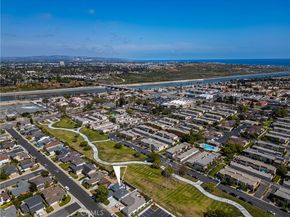 9802 Effingham  Drive, Huntington Beach CA 92646