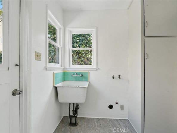 1327 S Burnside Avenue, Los Angeles CA 90019