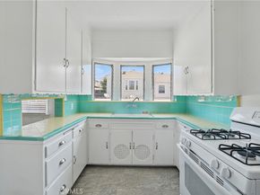 1327 S Burnside Avenue, Los Angeles CA 90019