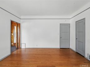 1327 S Burnside Avenue, Los Angeles CA 90019