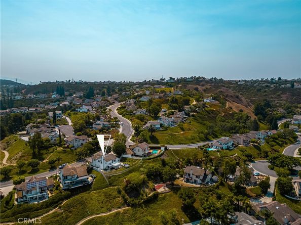 580 S Londerry Ln, Anaheim Hills CA 92807