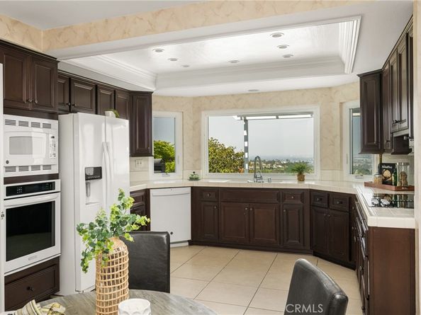 580 S Londerry Ln, Anaheim Hills CA 92807