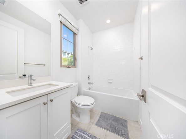 100 Jayhawk, Irvine CA 92602