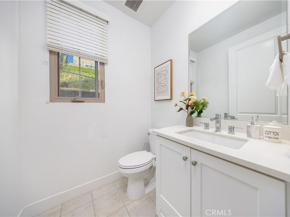 100 Jayhawk, Irvine CA 92602