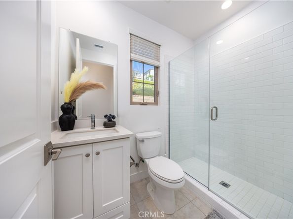100 Jayhawk, Irvine CA 92602