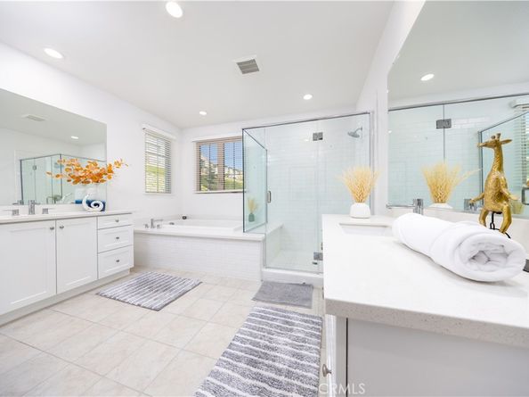 100 Jayhawk, Irvine CA 92602