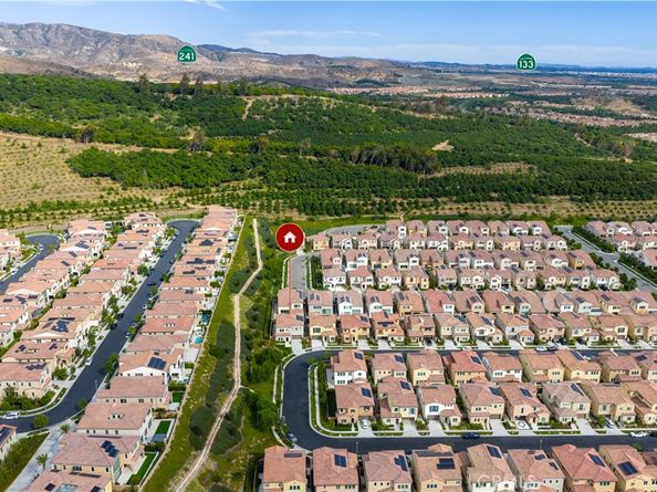 100 Jayhawk, Irvine CA 92602