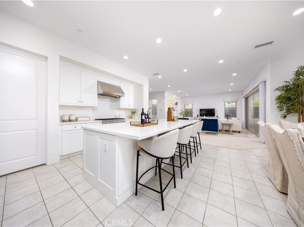 100 Jayhawk, Irvine CA 92602