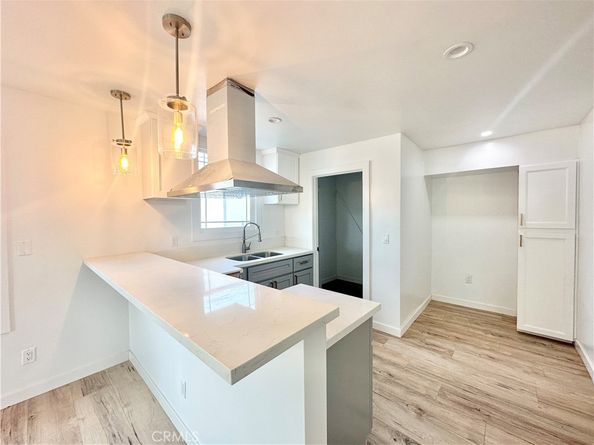 5718 S Manhattan Place, Los Angeles CA 90062