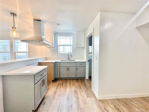 5718 S Manhattan Place, Los Angeles CA 90062