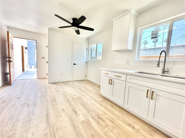 5718 S Manhattan Place, Los Angeles CA 90062