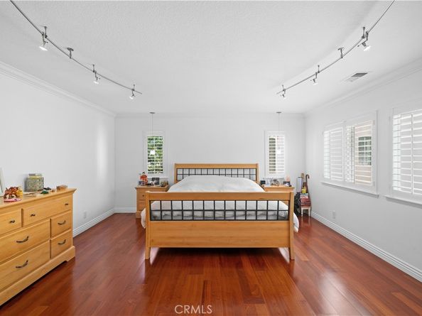8 Delano, Irvine CA 92602