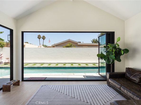 3460 San Rafael Circle, Costa Mesa CA 92626