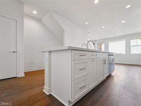 119 N First Avenue, Upland CA 91786
