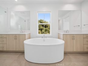 360 Riverbend, Lake Forest CA 92630