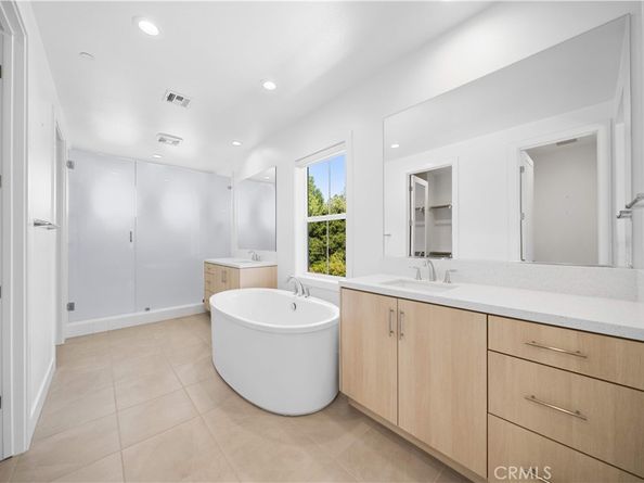 360 Riverbend, Lake Forest CA 92630