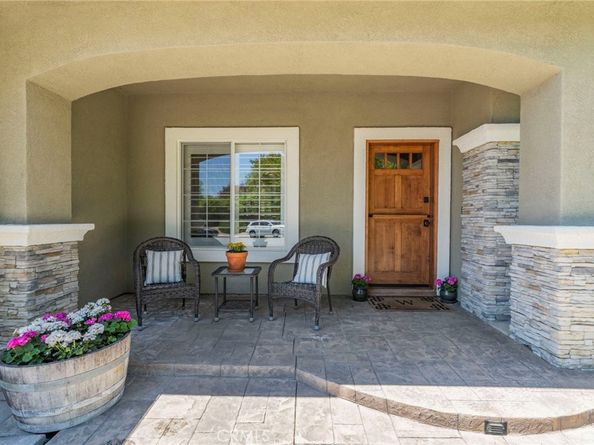 2 Swallows Lane, Trabuco Canyon CA 92679