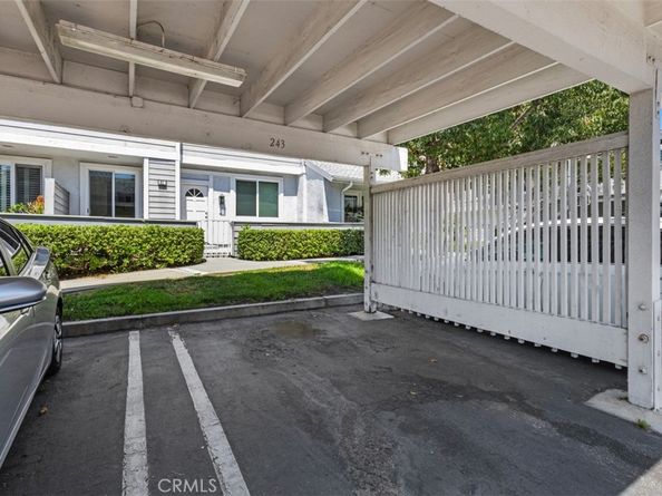 131 Remington 239, Irvine CA 92620