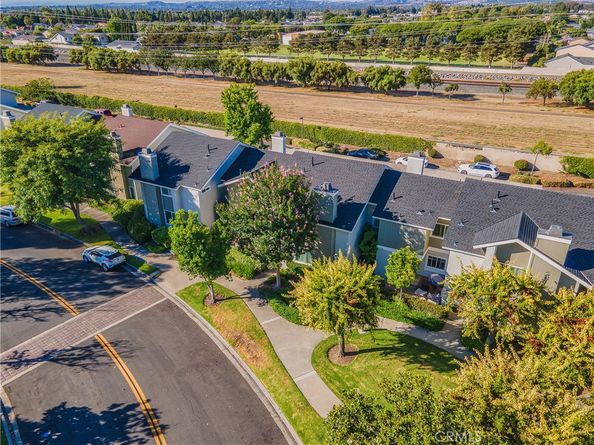 32 Goldenbush, Irvine CA 92604