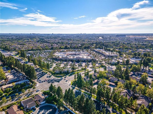 32 Goldenbush, Irvine CA 92604