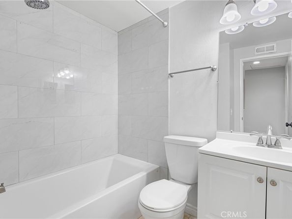 32 Goldenbush, Irvine CA 92604