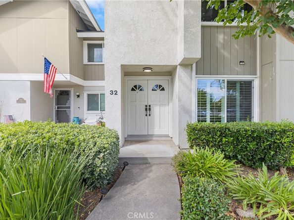 32 Goldenbush, Irvine CA 92604