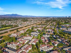 32 Goldenbush, Irvine CA 92604