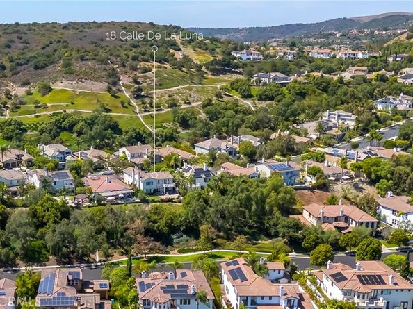 18 Calle De La Luna, San Clemente CA 92673