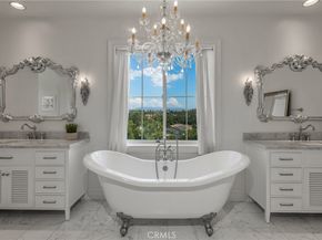 18 Calle De La Luna, San Clemente CA 92673