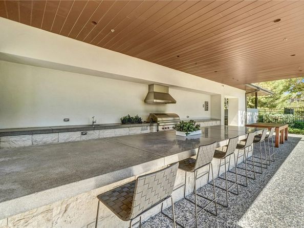 74 Iluna, Irvine CA 92618