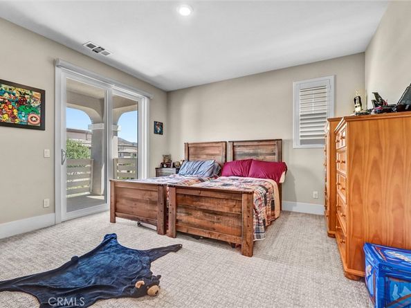 74 Iluna, Irvine CA 92618