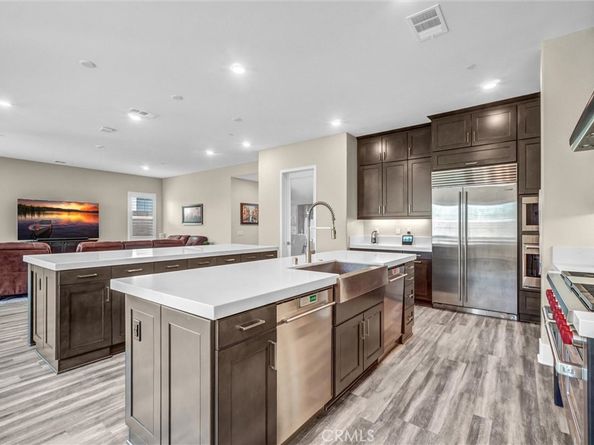 74 Iluna, Irvine CA 92618