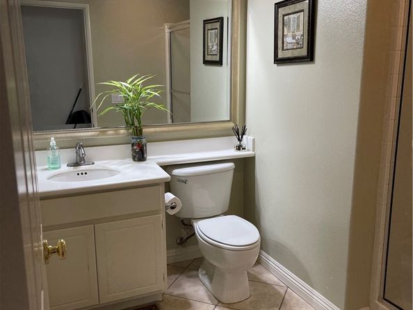 8 Salton 70, Irvine CA 92602