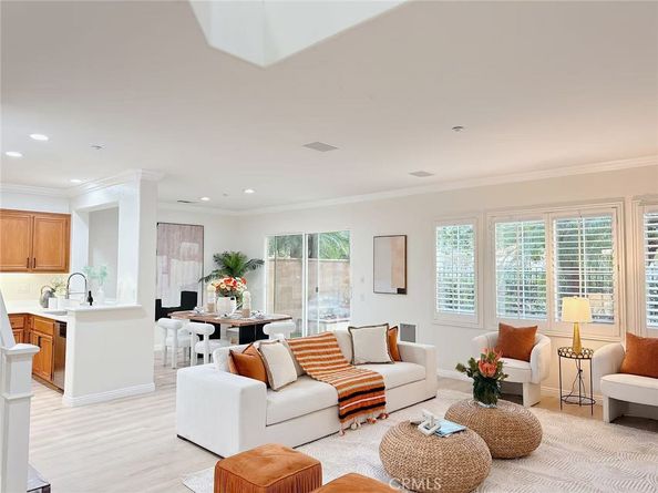 8 Salton 70, Irvine CA 92602