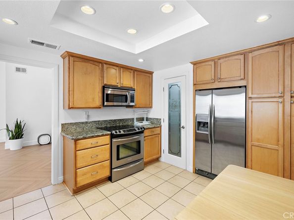 18 Navarre 133, Irvine CA 92612