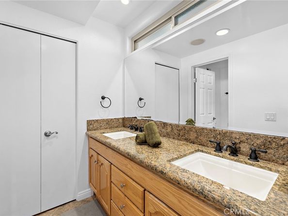 18 Navarre 133, Irvine CA 92612