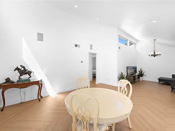 18 Navarre 133, Irvine CA 92612