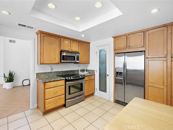 18 Navarre 133, Irvine CA 92612