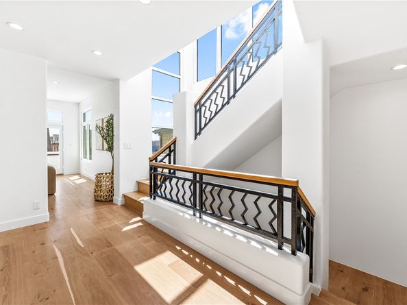 541 4th, Manhattan Beach CA 90266