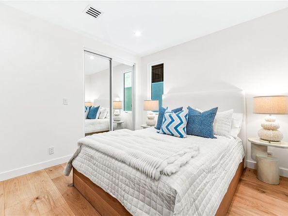 541 4th, Manhattan Beach CA 90266