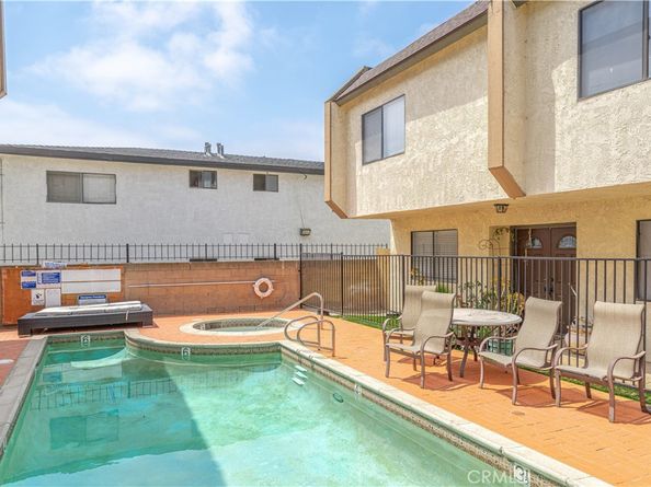 1988 Junipero Avenue, Signal Hill CA 90755