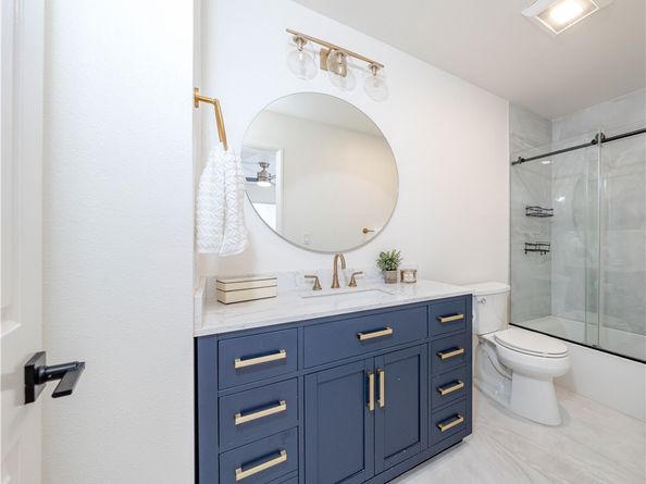 1988 Junipero Avenue, Signal Hill CA 90755