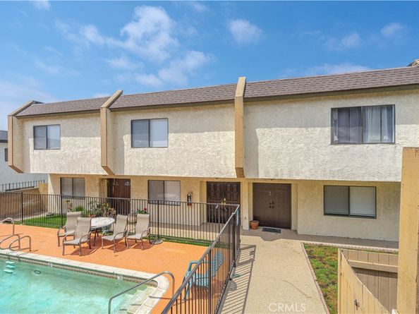 1988 Junipero Avenue, Signal Hill CA 90755