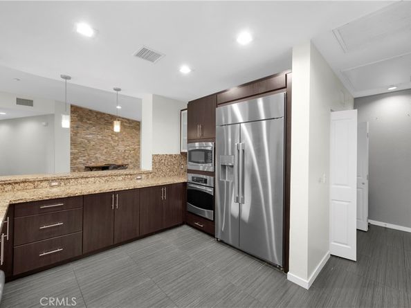 21 Gramercy 220, Irvine CA 92612